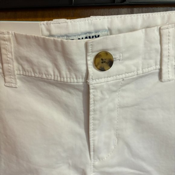 Old Navy‎ Mid Rise White Shorts Size 2 - Picture 4 of 12